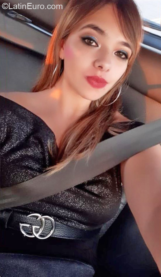 Date this lovely Argentina girl Debora from Maria Juana AR410