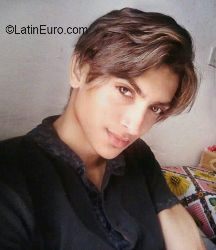 Date this lovely Colombia man David from Cartagena CO27347