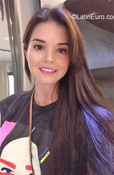 Date this hot Colombia girl Eri from Pereira CO27364