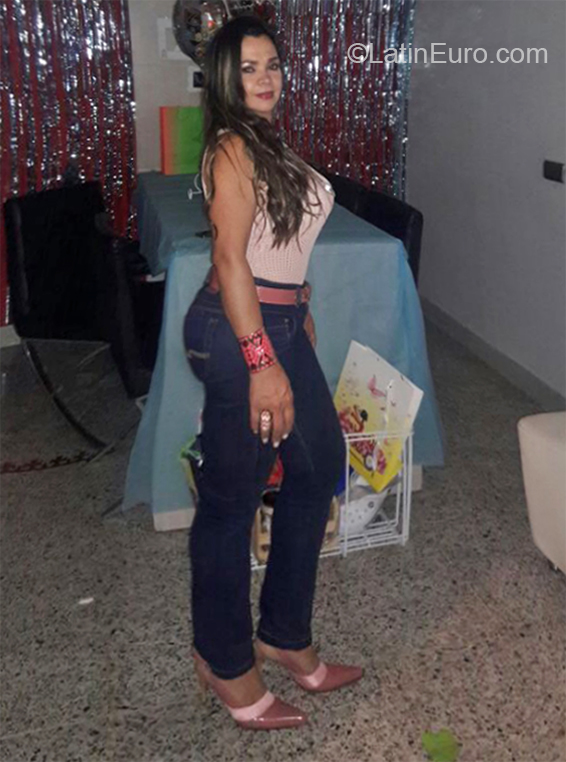 Date this funny Colombia girl Luz from Medellin CO27548