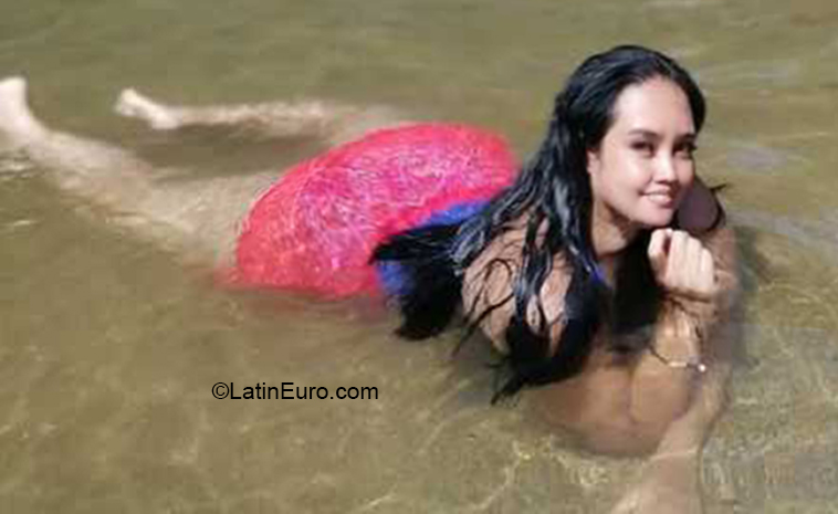 Date this beautiful Colombia girl Kris from Medellin CO27554