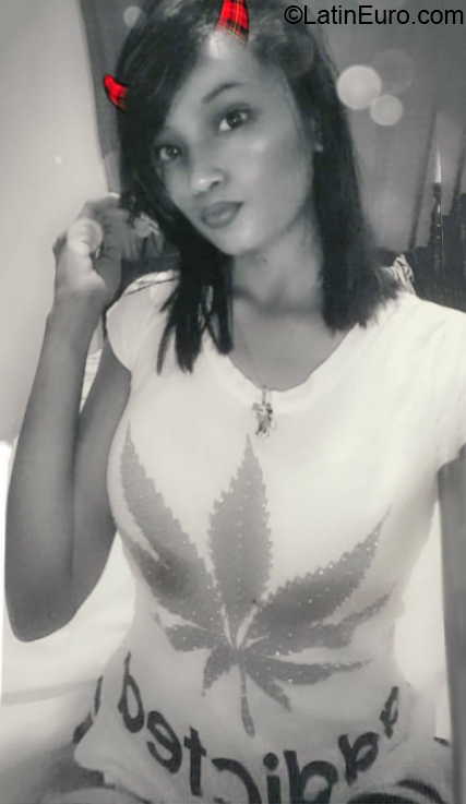 Date this passionate Dominican Republic girl Eli from Santo Domingo DO38286