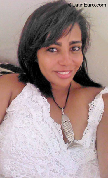Date this voluptuous Brazil girl Luciana from Salvador BR11169