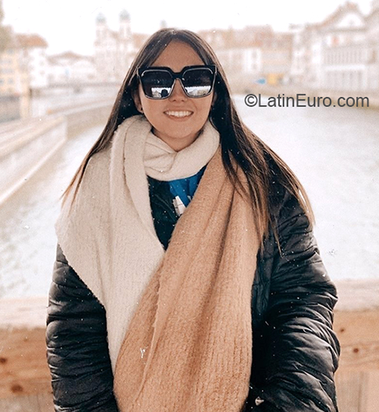 Date this funny Colombia girl Andrea from Bogota CO27591