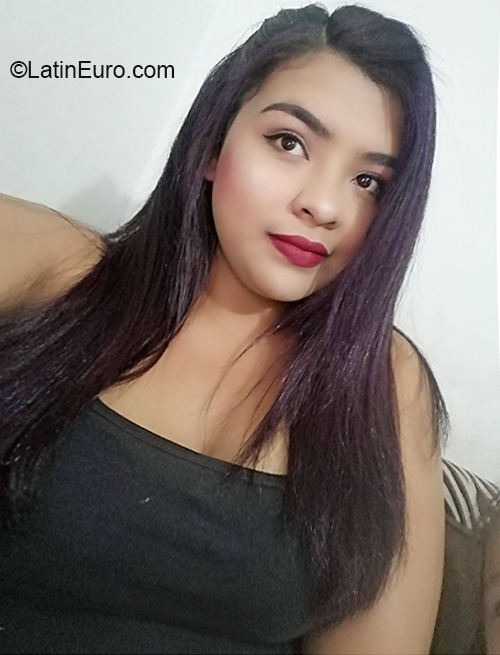 Date this happy Colombia girl Andrea from Medellin CO27652