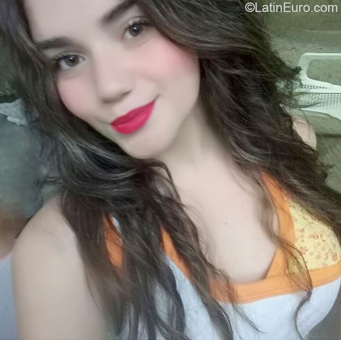 Date this hot Venezuela girl Yasmin from Trujillo VE3313