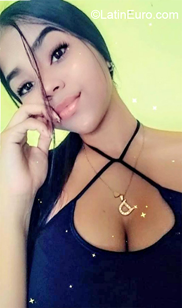 Date this tall Venezuela girl Daniela from Cabimas VE3314