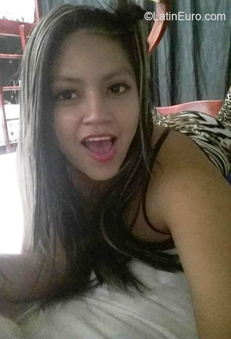 Date this fun Ecuador girl Lili from Guayaquil EC555