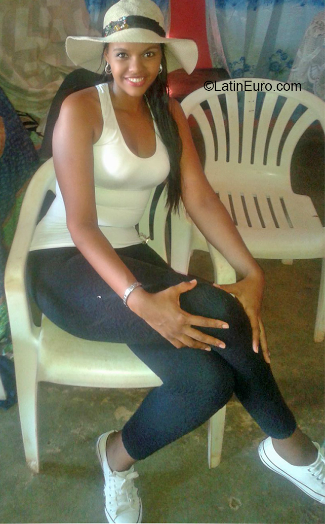 Date this voluptuous Venezuela girl Gradivis from Caracas VE3343