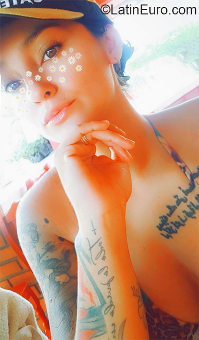 Date this hard body Colombia girl Daniela from Cali CO28022