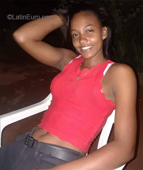 Date this passionate Dominican Republic girl Yelandy from Santo Domingo DO38470