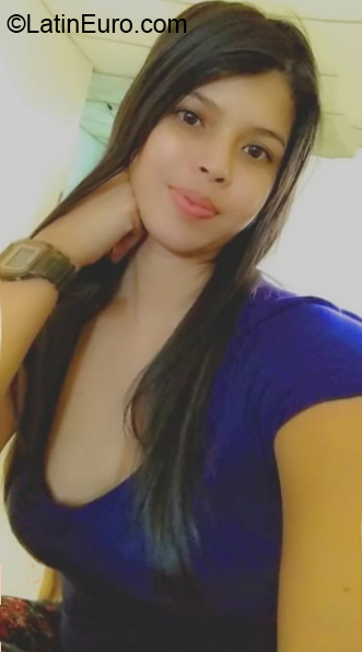 Date this happy Venezuela girl Hericia from Maracaibo VE3349