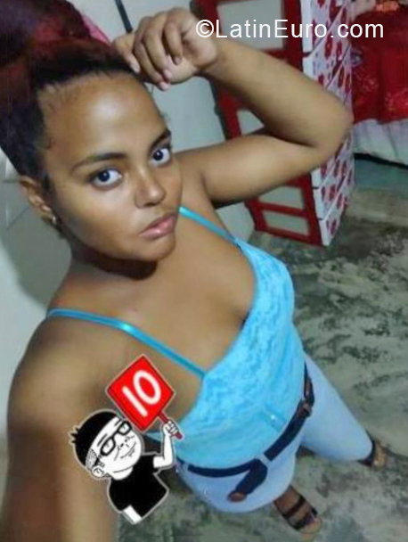 Date this hot Dominican Republic girl Delvania from Bonao DO38504