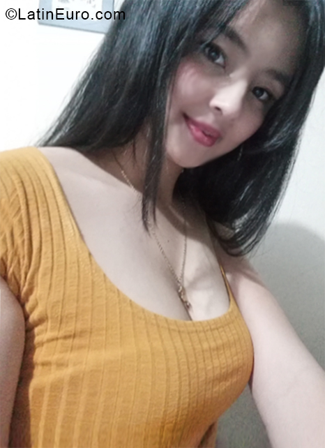 Date this pretty Colombia girl Tania from Medellin CO28127