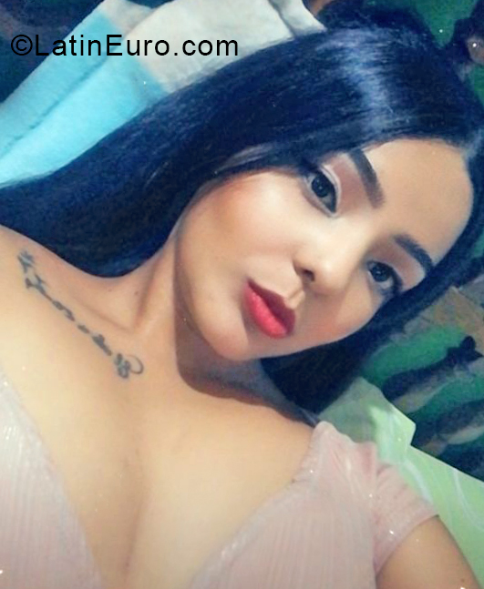 Date this pretty Colombia girl Paola from Medellin CO28149