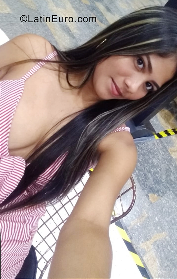 Date this georgeous Colombia girl Anabel from Monteria CO28246