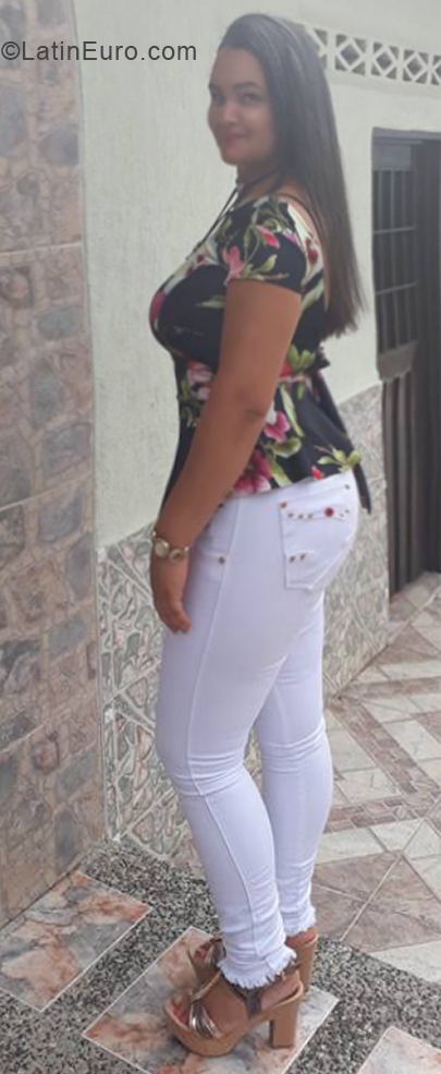 Date this charming Colombia girl Flor from Cartago CO28259