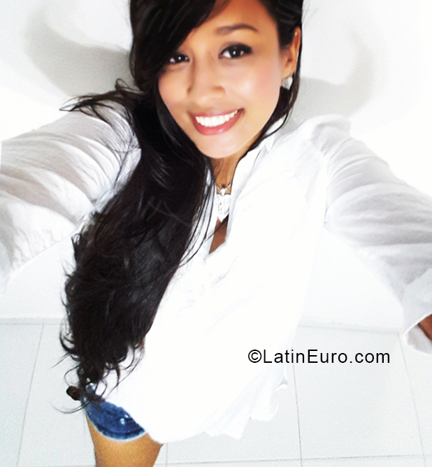 Date this happy Colombia girl Hilda from Barranquilla CO28313