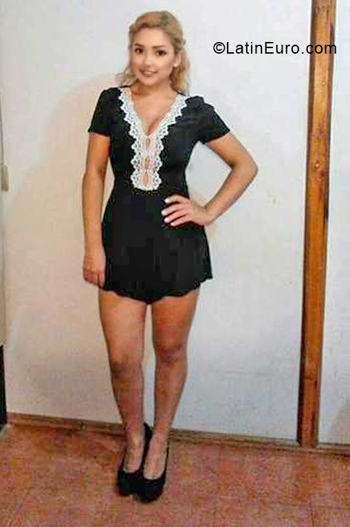 Date this pretty Colombia girl Valeria from Cali CO30511