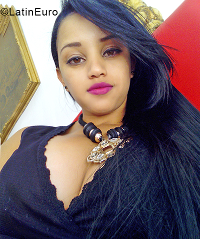 Date this foxy Dominican Republic girl Alana from Santo Domingo DO38641