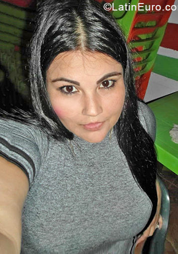 Date this athletic Colombia girl Mia from Bucaramanga CO28345