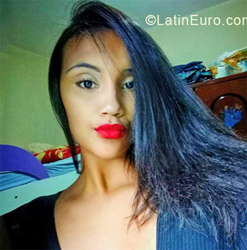 Date this athletic Brazil girl Bianca from Rio de Janeiro BR11225