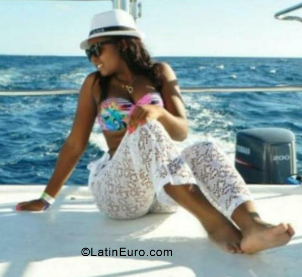 Date this sultry Dominican Republic girl Diana from La Romana DO38692
