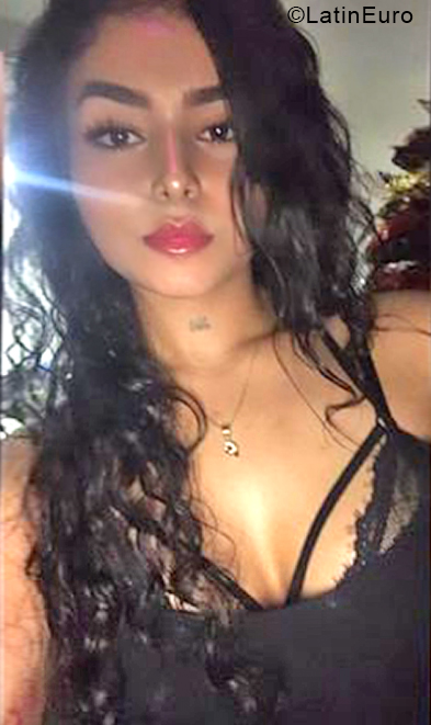 Date this georgeous Colombia girl Valentina from Medellin CO28437