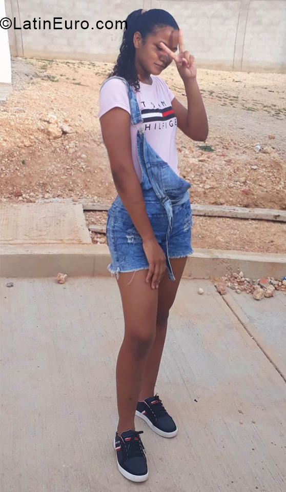Date this fun Colombia girl Naleth from Cartagena CO28448