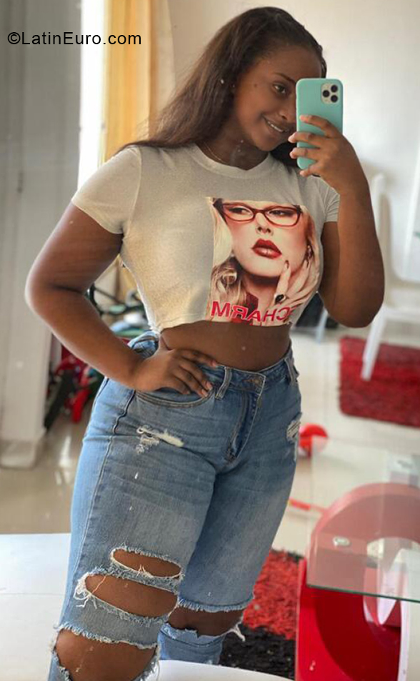 Date this delightful Colombia girl Melissa from Cali CO28473