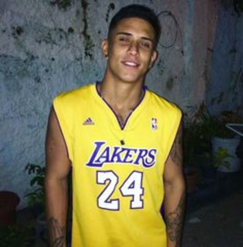 Date this stunning United States man Cris from Santo Domingo US20947