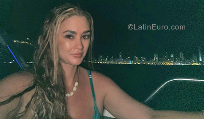 Date this hard body Colombia girl Mar from Medellin CO28550