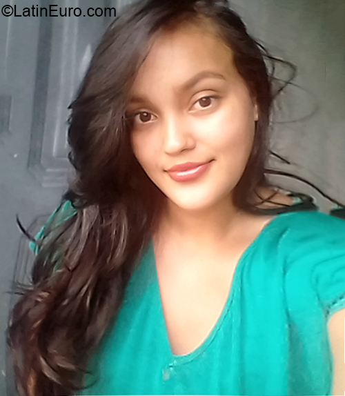 Date this good-looking Ecuador girl Isabel from Tosagua EC613