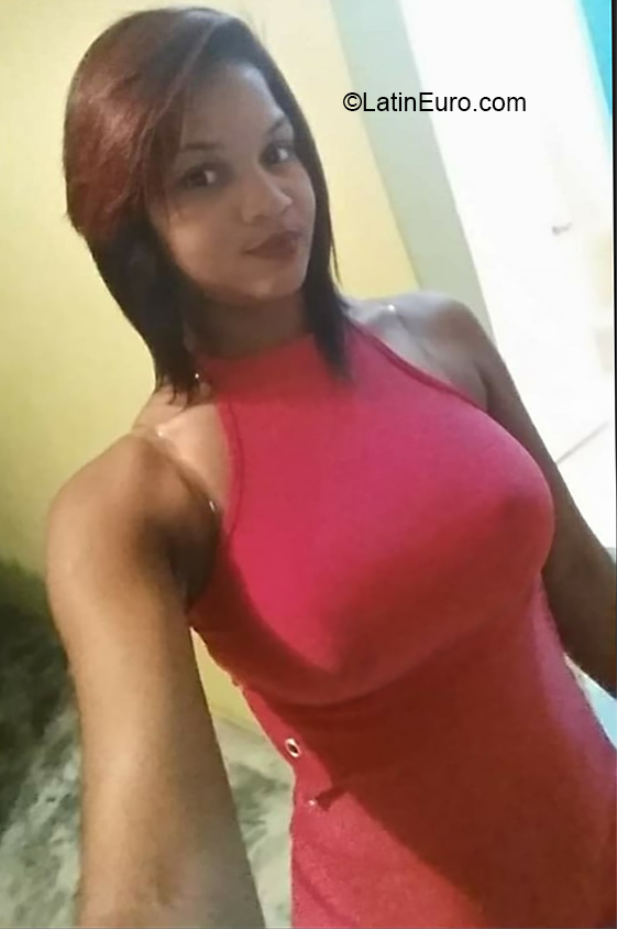 Date this funny Dominican Republic girl Esther from Santo Domingo DO38783