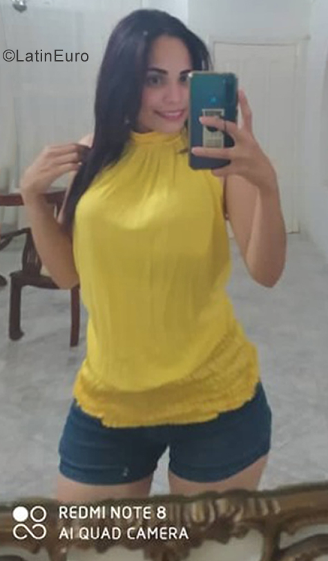 Date this nice looking Venezuela girl Yamelys from Cantaura VE3509