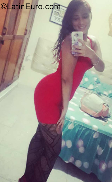 Date this sultry Colombia girl Yuliana from Cartagena CO28683