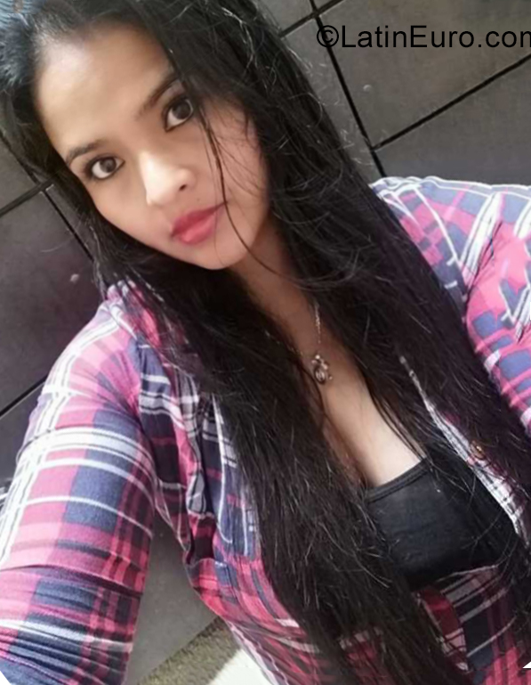 Date this happy Colombia girl Leidy from Bogota CO28684