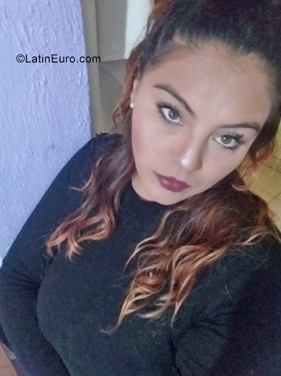 Date this nice looking Mexico girl Samantha from Mexico City MX2123