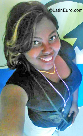 Date this gorgeous Dominican Republic girl Mari Elena from Santo Domingo DO38919