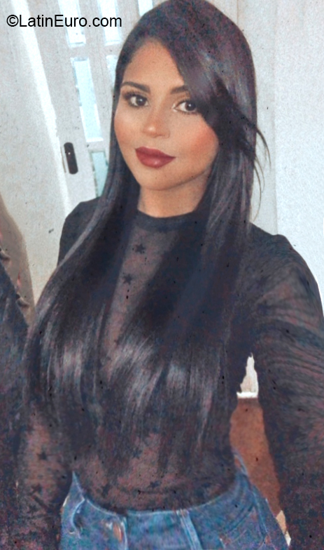 Date this athletic Colombia girl Angi from Bogota CO28969