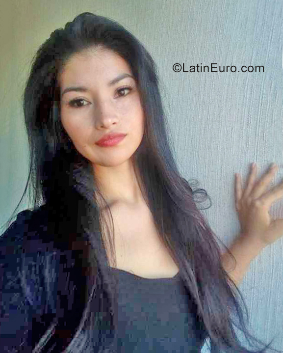 Date this hot Peru girl Cynthia from Lima PE1959