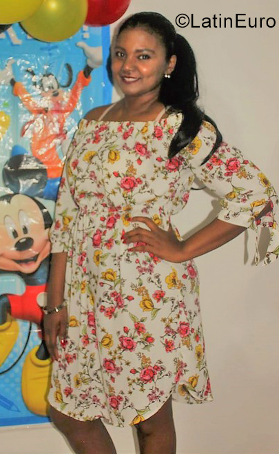 Date this nice looking Dominican Republic girl Gioconda from Santo Domingo DO39138