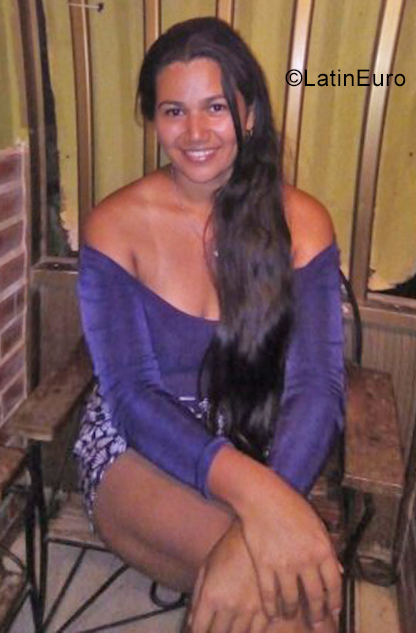 Date this nice looking Venezuela girl Whileska from Porlamar VE3655