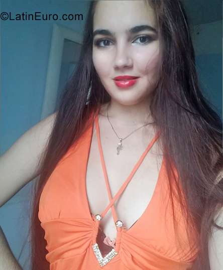 Date this nice looking Cuba girl Lady Pinar from Pinar Del Rio CU750