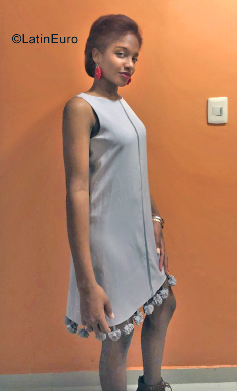 Date this good-looking Dominican Republic girl Kathy from Republica Dominicana DO40053