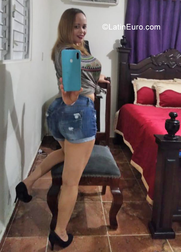 Date this exotic Dominican Republic girl Johanny from Santo Domingo DO39245