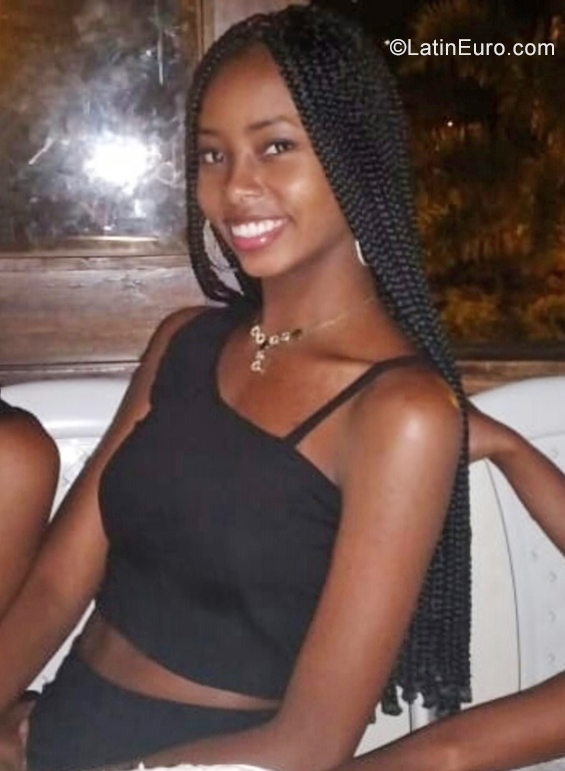 Date this delightful Colombia girl Carla from Medellín CO29329