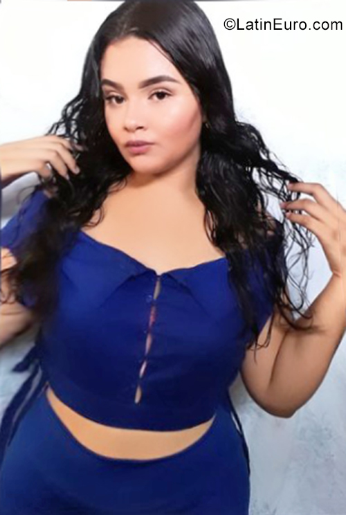 Date this sensual Nicaragua girl Mayerling from Leon NI275