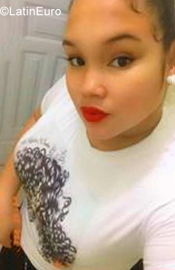 Date this fun Dominican Republic girl Scarlet from Santo Domingo DO39315