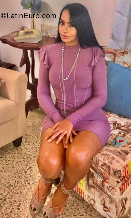 Date this hard body Dominican Republic girl Amalia from Puerto Plata DO40521